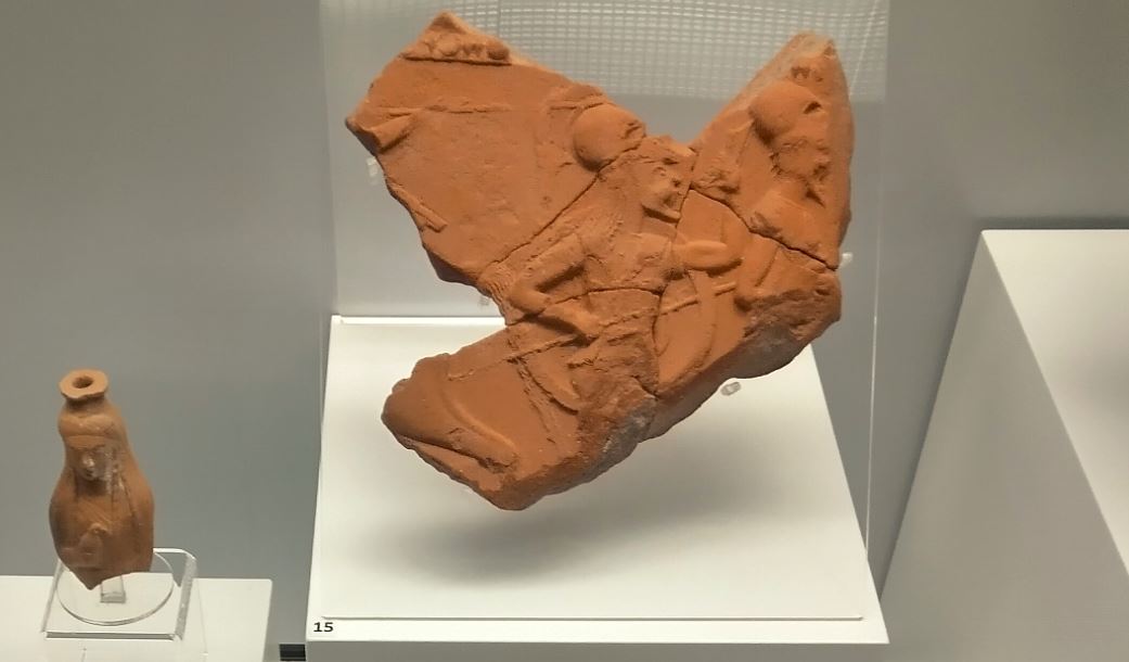 The newsly discovered slab fragment from ca. 500 BC with marching hoplites, the Ancient Greek citizen warriors who formed the dreadful phalanx formation, from the sacred zone with two Apollo temples on the St. Cyricus Island in Bulgaria’s Black Sea town of Sozopol. Photo: National Institute and Museum of Archaeology