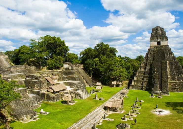 Archaeologists Discovered a New Pyramid Resembling Teotihuacán in Tikal ...