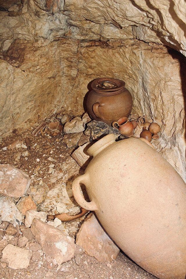 urn's tomb