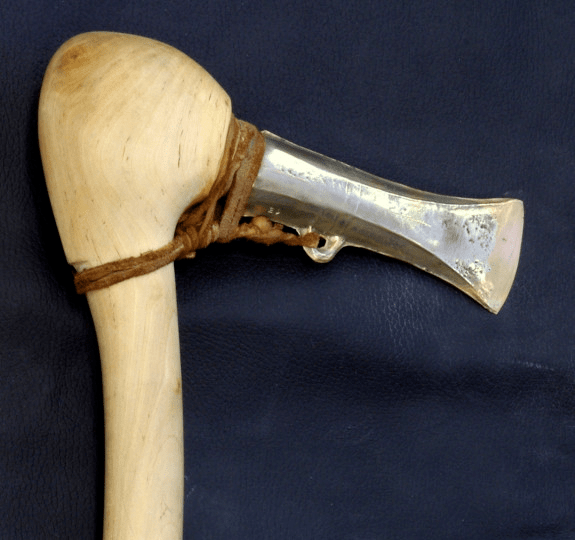 The holkøksen, also called "Celtic", was the dominant type of ax during the Scandinavian Bronze Age (1800-500 BC).