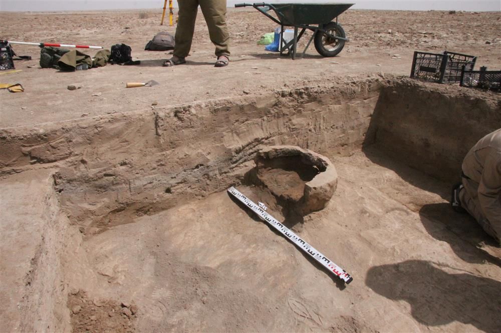 The remains of an ancient oven were uncovered in the excavations © Institute of Archeology of the Russian Academy of Sciences