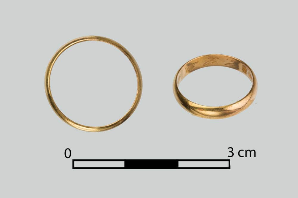 One of the weeding rings discovered in 2020 in Death Valley, which belonged to Irena Szydłowska. Photo: A. Barejko.