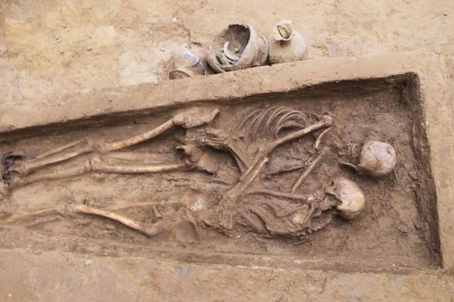 Over 1,600-yr-old tomb of embracing lovers found in north China - Arkeonews