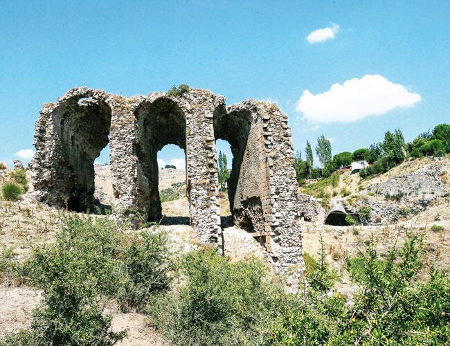 The Pergamon Amphitheater in the Antique City of Bergama, which attracts attention with its similarity to the Colosseum in Rome.