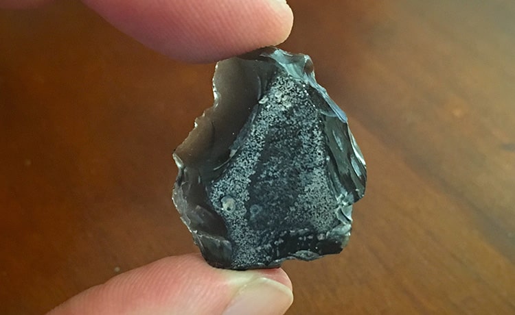 The 40,000-year-old obsidian tool found in Syria was brought by hunter-gatherers from Göllü Dağ in Central Anatolia, at least 700 kilometers away. Photo: Ellery Frahm