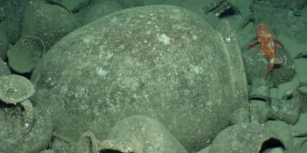 2500-year-old shipwreck