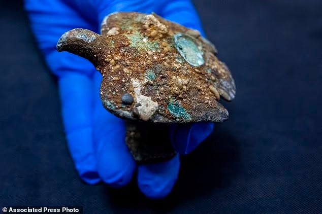 A bronze statue of a falcon found in wreaks of a ship off the coast of Ceasera.