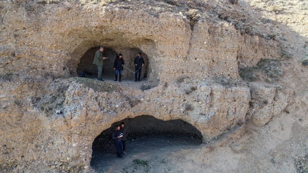 Efforts are carried out in a mountainous area at an altitude of 1,800 meters (5,905 feet), opposing Carpanak Island in Citoren that is 30 kilometers (19 miles) from Tusba district.