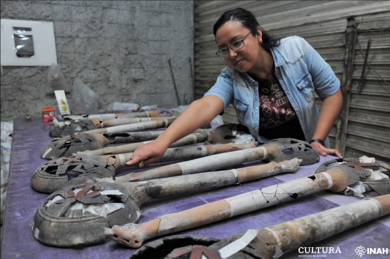 Archaeologist Mara Abigail Becerra. Photograph by Mauricio Marat. INAH