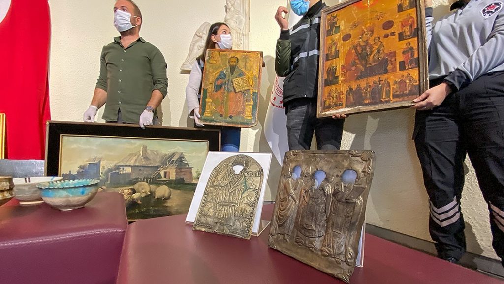 They seized 337 historical artifacts were delivered to the İzmir Archeology Museum Directorate, and 27 paintings were delivered to the İzmir Painting, Sculpture Museum and Gallery Directorate.