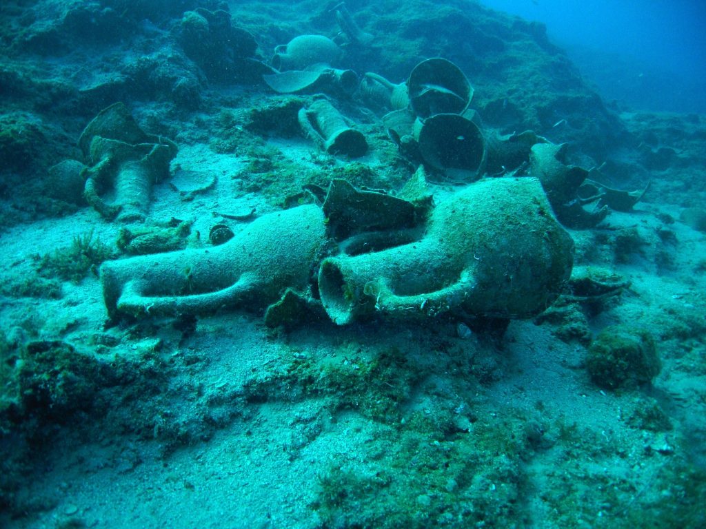A photo of amphorae found in the Rhodes shipwreck in the Gulf of Fethiye, southwestern Turkey. (AA Photo)