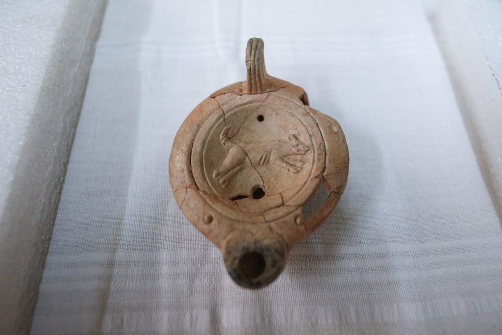 An ampulla was discovered in the tomb of Markos, known as "the Bird Oracle of Antiquity. Photo: AA Photo