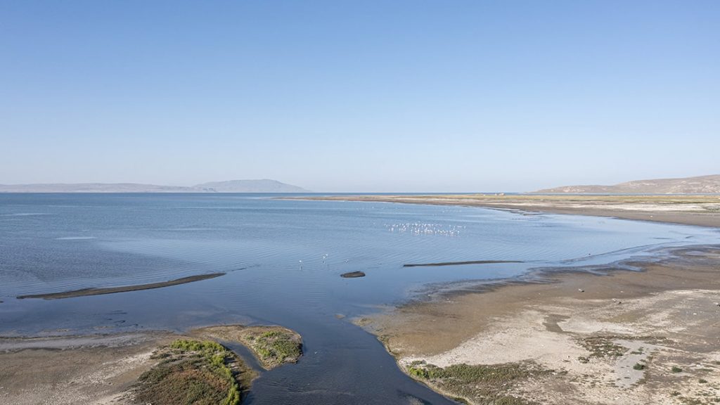 Receding waters in Lake Van reveal rock-cut Urartian port | Arkeonews