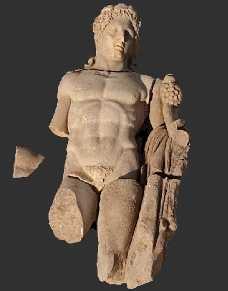 A lion's pelt hangs from the statue's left arm, attesting to its identity as the ancient hero Hercules.Photo: Hellenic Ministry of Culture and Sports