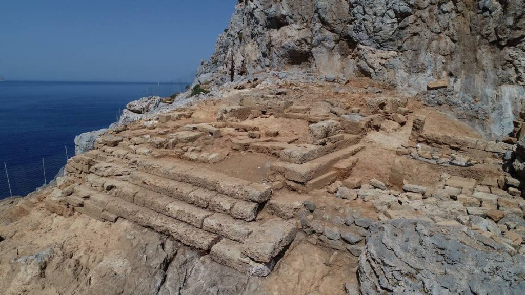 Προσφορές στη θεά Δήμητρα έχουν βρεθεί σε αρχαίο ναό στο ελληνικό νησί της Κρήτης