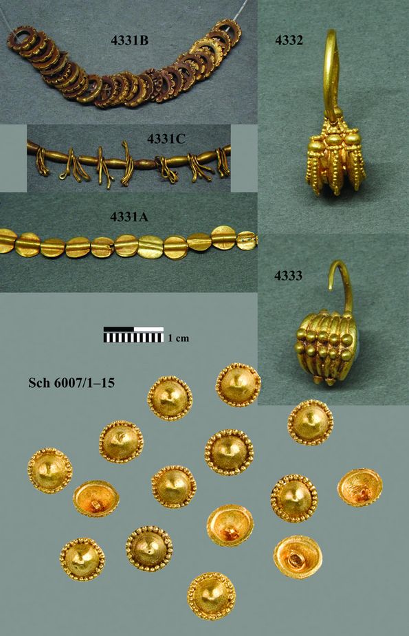 Necklaces (top left), earrings (top right) and brooches (bottom) were among the total 61 gold objects from Troy that have been studied by the international team of researchers. Photo: Christoph Schwall / Austrian Archaeological Institute (ÖAI) Vienna