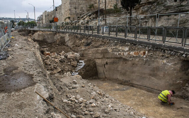 Excavations along Sultan Suleiman Street in Jerusalem. Photo: Yoli Schwartz/Israel Antiquities Authority