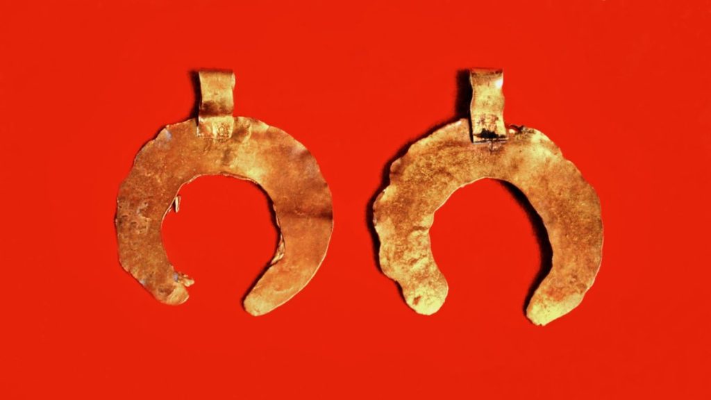 The ancient site of Metsamor is the place where the oldest known gold jewelry in the territory of Armenia was found.
