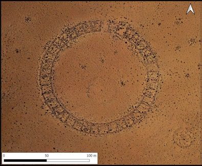 Photograph and site plan of Waskiri. Photo: P. Cruz