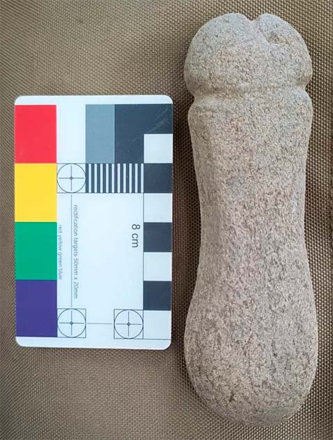 Archaeologists believe the medieval stone phallus was used to sharpen weapons. Photo: Árbore Arqueoloxía S.Coop.Galega