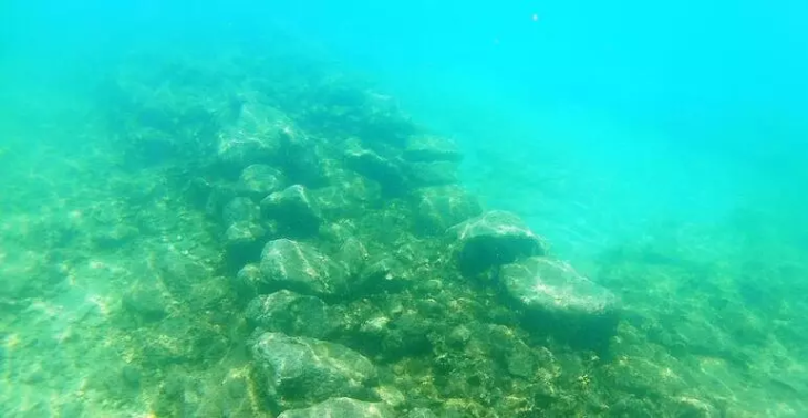 Mysterious ruins discovered at the bottom of Lake Van, Türkiye's ...