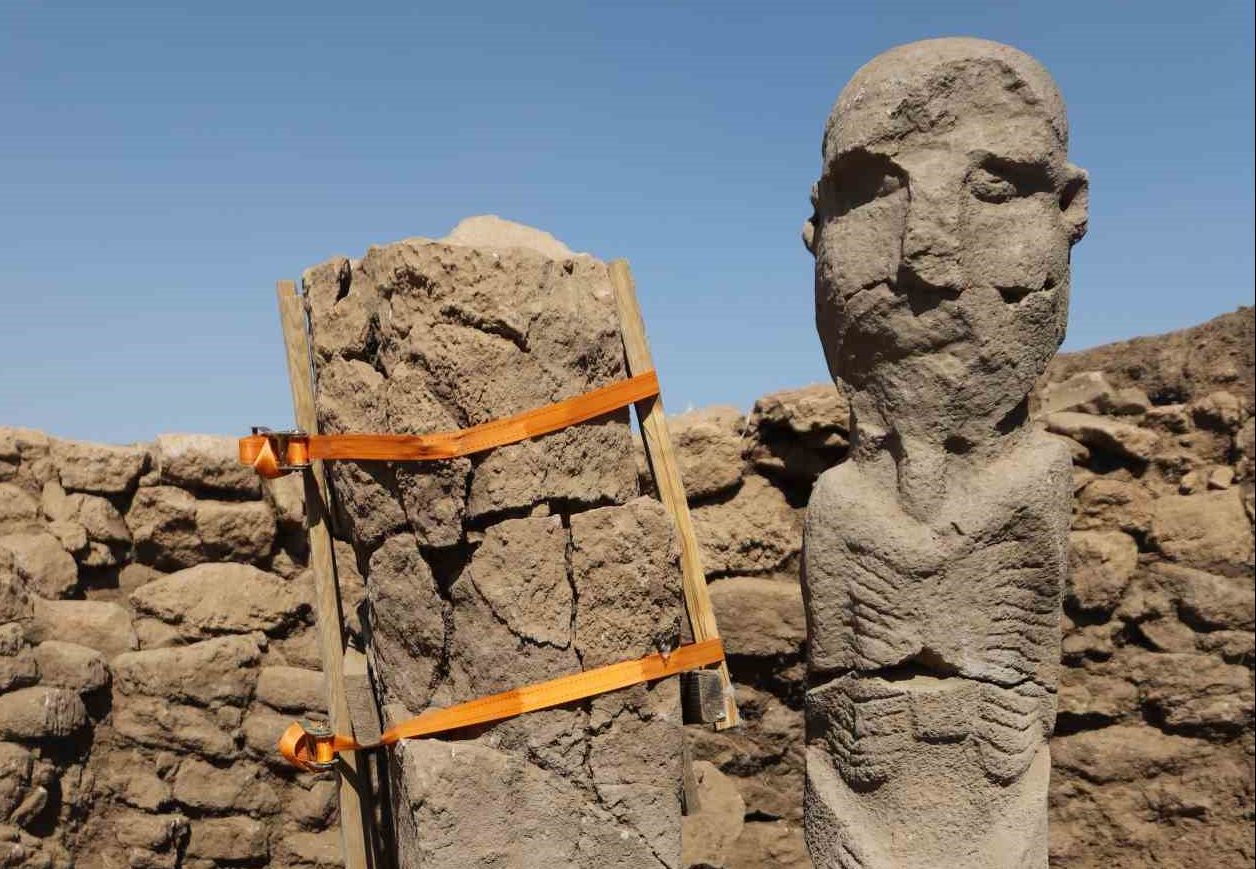New discoveries in Göbeklitepe and Karahantepe: A Human statue with a realistic facial expression found in Karahantepe