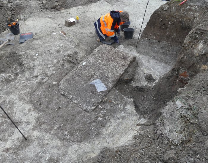 Archaeologists have discovered an intact Roman sarcophagus in Reims. Photo: © Émilie Jouhet, Inrap