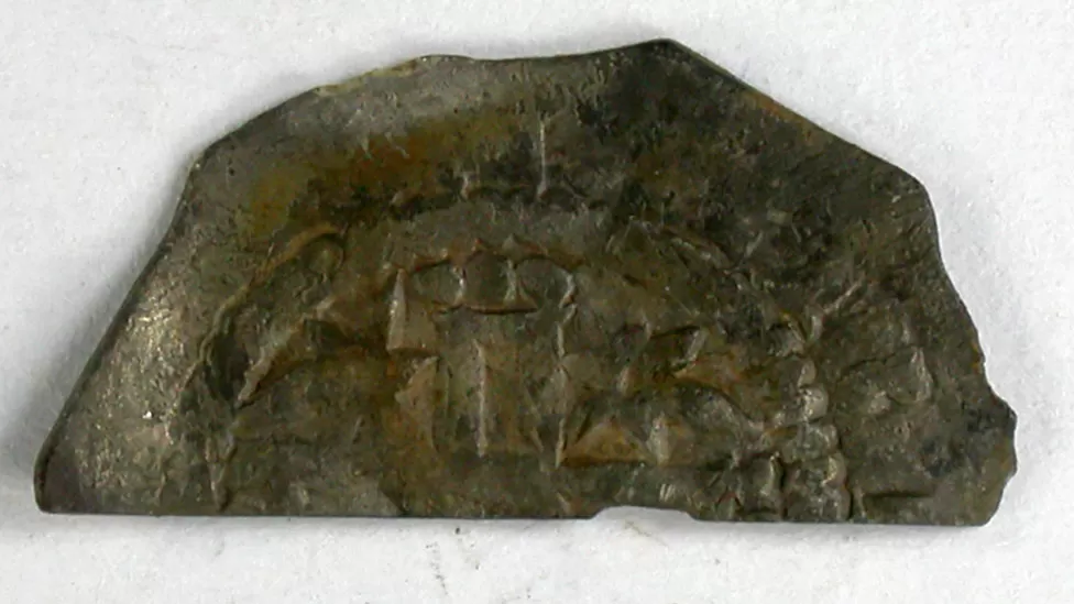 В потерянном кошельке были разрезанные монеты, такие как этот полпенни, которые использовались в качестве сдачи. Фото: КОРОЛЕВСКИЙ ИНСТИТУТ КОРНУОЛЛА