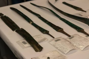 The 3,000-year-old swords found in fragments in Mirow. Photo from the Mecklenburg-Vorpommern Ministry of Science, Culture, Federal and European Affairs