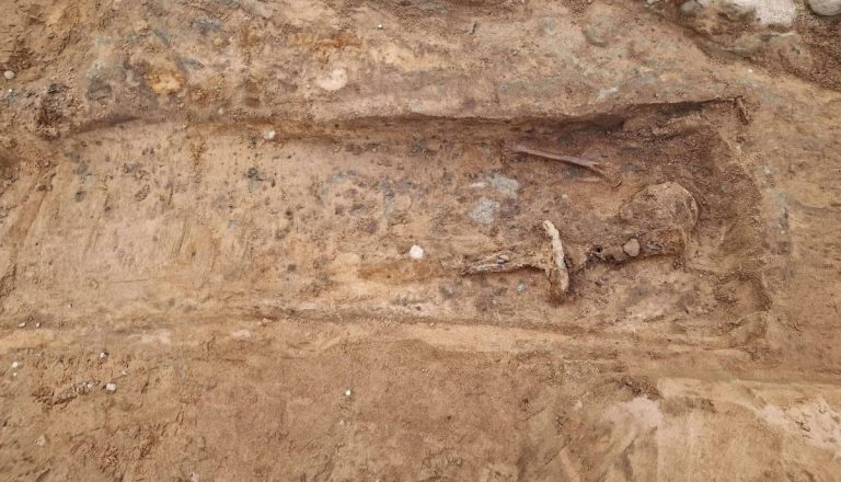 Over 4 feet long sword found in a medieval grave in Sweden - Arkeonews