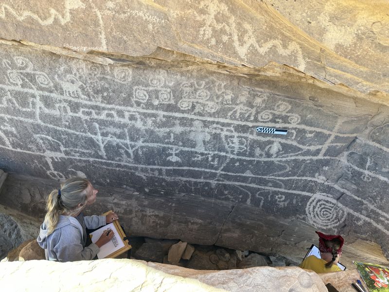 Polish archaeologists discovered new petroglyphs dating back to the 3rd  century in Colorado - Arkeonews