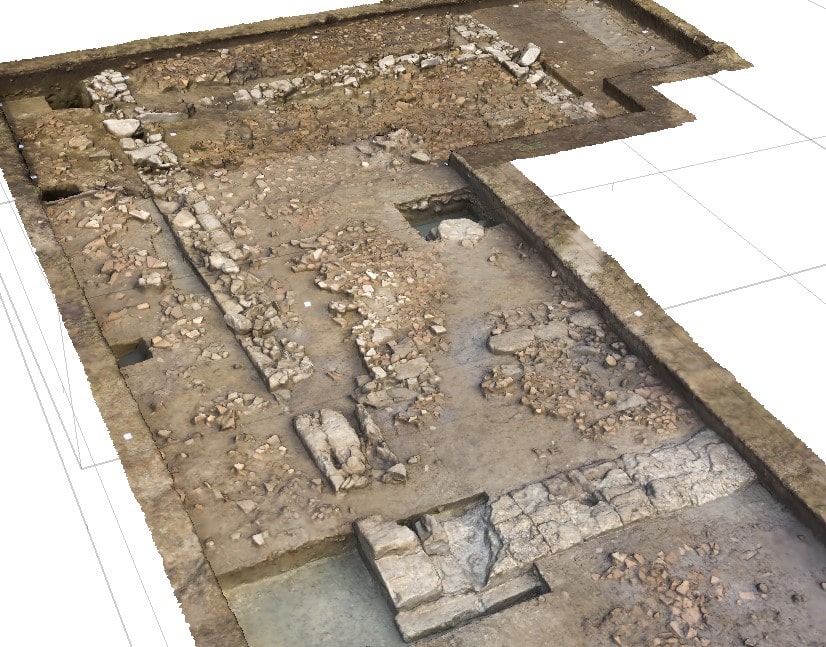 3D model of the excavated area of the temple at Kleidi-Samikon, view from south, in the foreground the foundations of the temple front, in the middle the excavated column base. Photo: © OeAW-OeAI/Marie Kräker