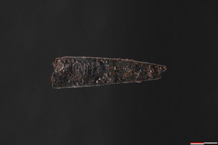 Denmark's oldest runes found on Funen. Small knife with runic inscription Hirila