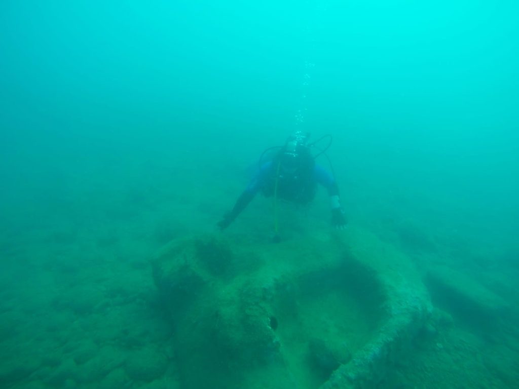 The sculptural fragment was recovered at 9 meters depth.  Photo: BCSicilia