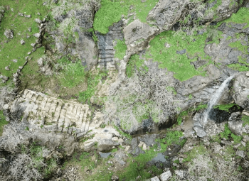 Waterfall with main staircase and boulevard, in the fortress. Photo: Rabana-Merquly Archaeological Project