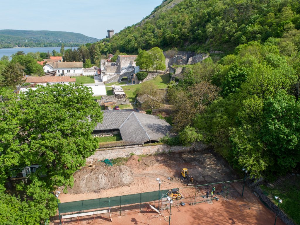 The former tennis court became a development area of the Visegrad Renaissance program. Photo: MNM National Archaeological Institute, King Matthias Museum