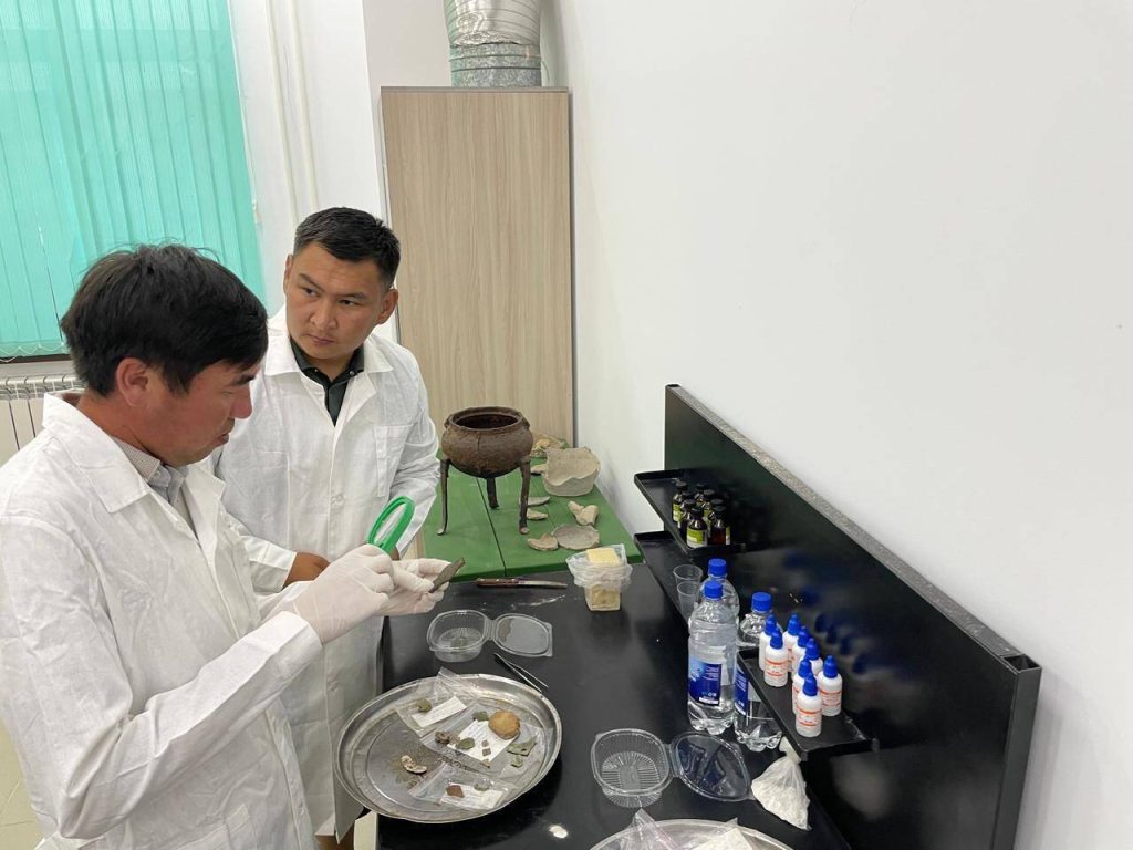 The first conservation efforts on this unique artifact are being carried out in the Tanbaly Science and Restoration Laboratory. Photo: Kazakhstan's Ministry of Culture and Information.