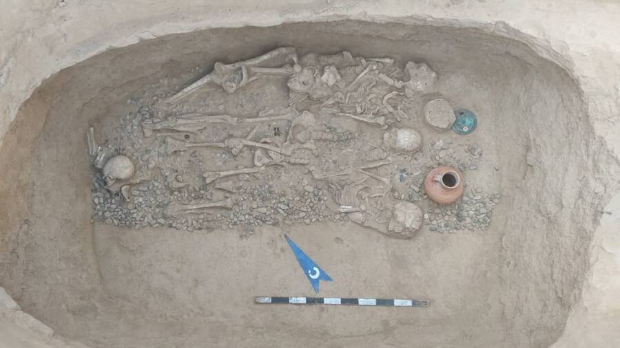 Могилі близько 2000 років, і вона, мабуть, пов'язана з маловідомим штатом Канджу. Фото: Південно-Казахстанський педагогічний університет імені Жанібекова Озбекалі
