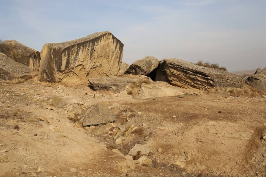 The Çapmalı rock shelter. The stone in the center is where researchers came across the Game of 58 Holes. Photo: European Journal of Archaeology