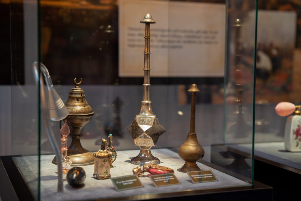 Old perfume bottles. Photo: Berrak Sağlam