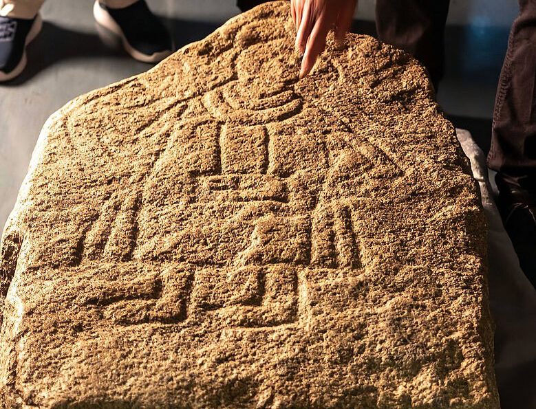 Sensational Find: 900-year-old Picture Stone! Is Depicted Figure 