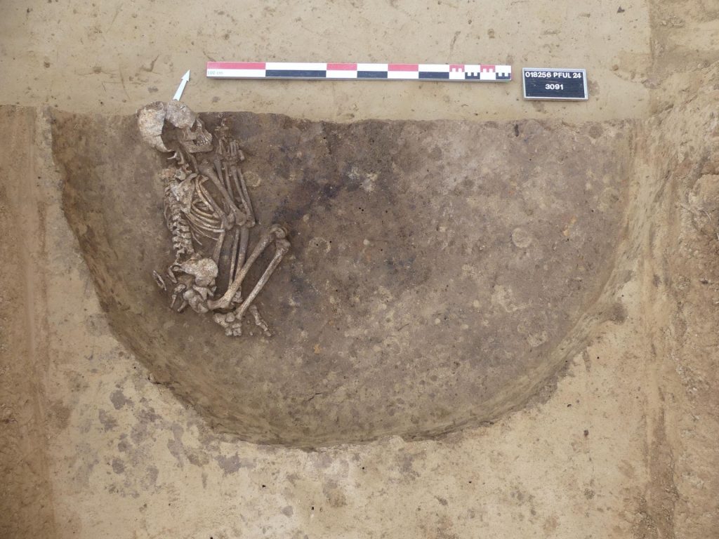 View of a burial in a Late Neolithic silo (4000-3400 BC), Pfulgriesheim (Bas-Rhin), 2024. Image Credit: © Simon Diemer, Inrap