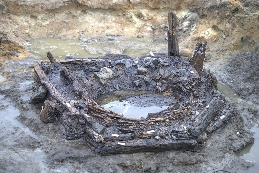 Early medieval well in the south of the excavation area. Photo: State Office for Monument Preservation and Archaeology Saxony-Anhalt, Torsten Herm