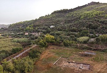 Drone photo of the 2023 excavation in the Poseidon sanctuary of Kleidi-Samikon. Photo: ÖAW-ÖAI/Marie Kräker