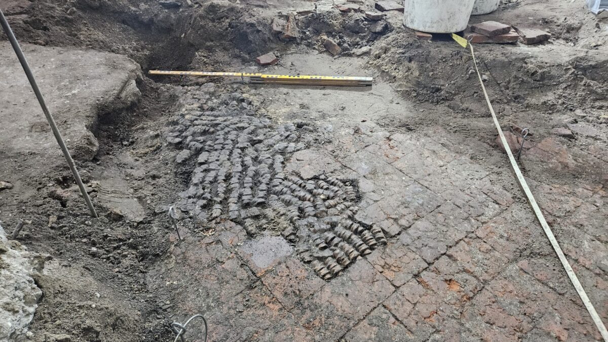 The bone floor in a building on the Achterdam, Alkmaar center. Photo: Team Archaeology, municipality of Alkmaar