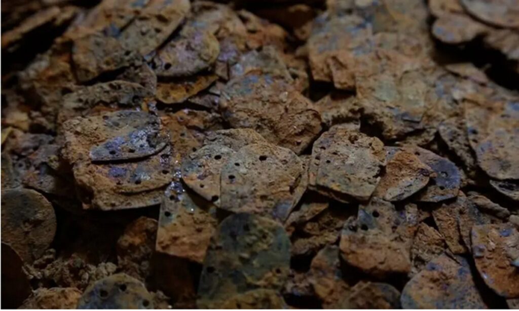 The armor pieces unearthed from the tomb of the Marquis of Haihun. Photo: Jiangxi Provincial Institute of Cultural Relics and Archaeology