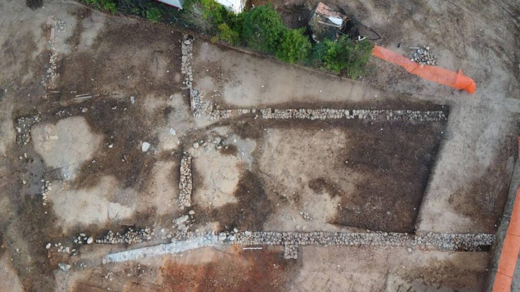 An aerial view shows the ancient pottery warehouse. Photo: Nathalie Gonzalez/ INRAP