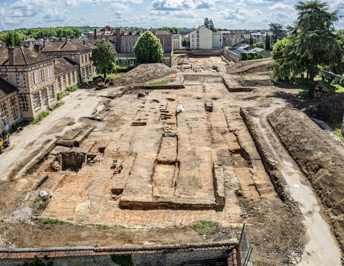 Drone view of the Melun (Metlosedum) excavation. Credit: Hamid AZMOUN, Inrap