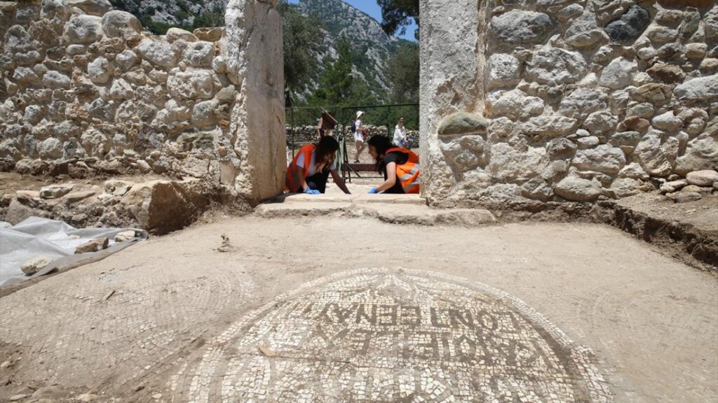“Only those on the righteous path may enter here” — Mosaic inscription discovered at the entrance of a Byzantine-era church in Olympos Ancient City, Antalya. The phrase likely served as a symbolic threshold message to early Christian visitors. Credit: Anadolu Agency (AA)