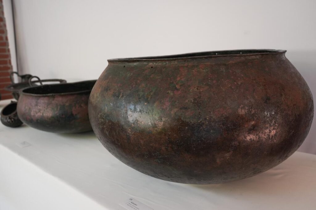 Photos of artifacts unearthed from Tumulus T26 in the ancient city of Gordion, Ankara, Türkiye, June 4, 2025. Credit: AA